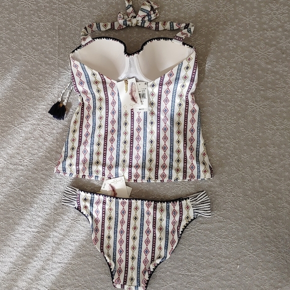 Jessica Simpson New Bikini - Picture 9 of 11